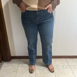 Lee Straight Leg | Relaxed Fit | Elastic Added at Waste | 12 Medium